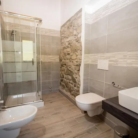 La Cascina مزرعة للإقامة *